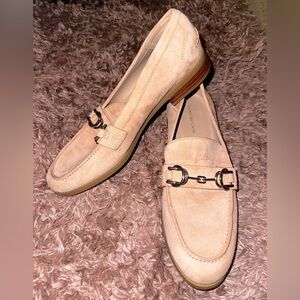 Stuart Weiztman Tan suede Loafers 9B contemporary preppy office